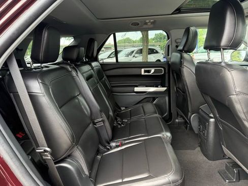 Used 2023 Ford Explorer XLT w/ Equipment Group 202A AWD/4WD image 27