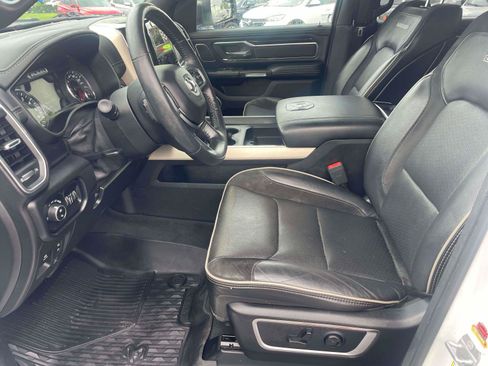 Used 2019 RAM 1500 Laramie AWD/4WD image 14