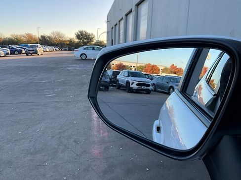 Used 2025 Toyota RAV4 XLE image 19