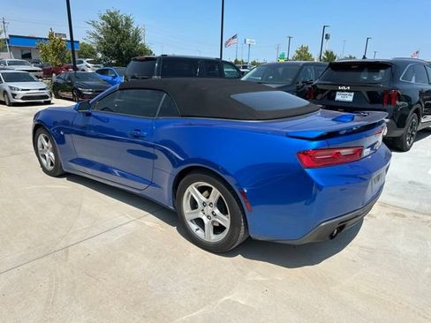 Used 2018 Chevrolet Camaro LT RWD image 14