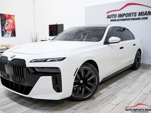 Used 2023 BMW 740i RWD image 1