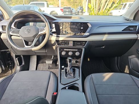 Certified 2023 Volkswagen Taos SE image 12
