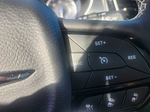 New 2026 Chrysler Pacifica Limited image 15