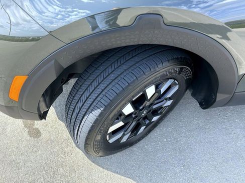 Used 2025 Hyundai Santa Cruz SE image 25