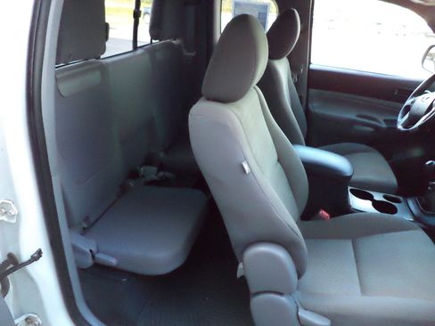 Used 2013 Toyota Tacoma 4x4 Access Cab image 7