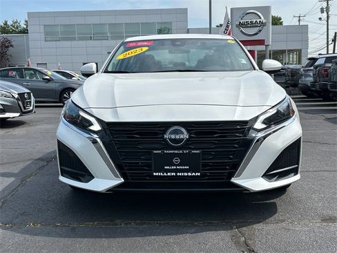 Certified 2023 Nissan Altima 2.5 SV w/ SV Premium Package image 6