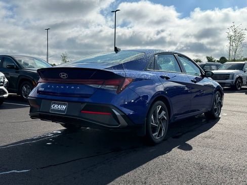 Used 2025 Hyundai Elantra Sport FWD image 5