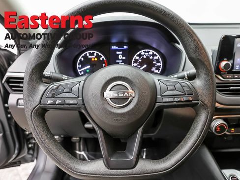 Used 2023 Nissan Altima 2.5 S FWD image 10