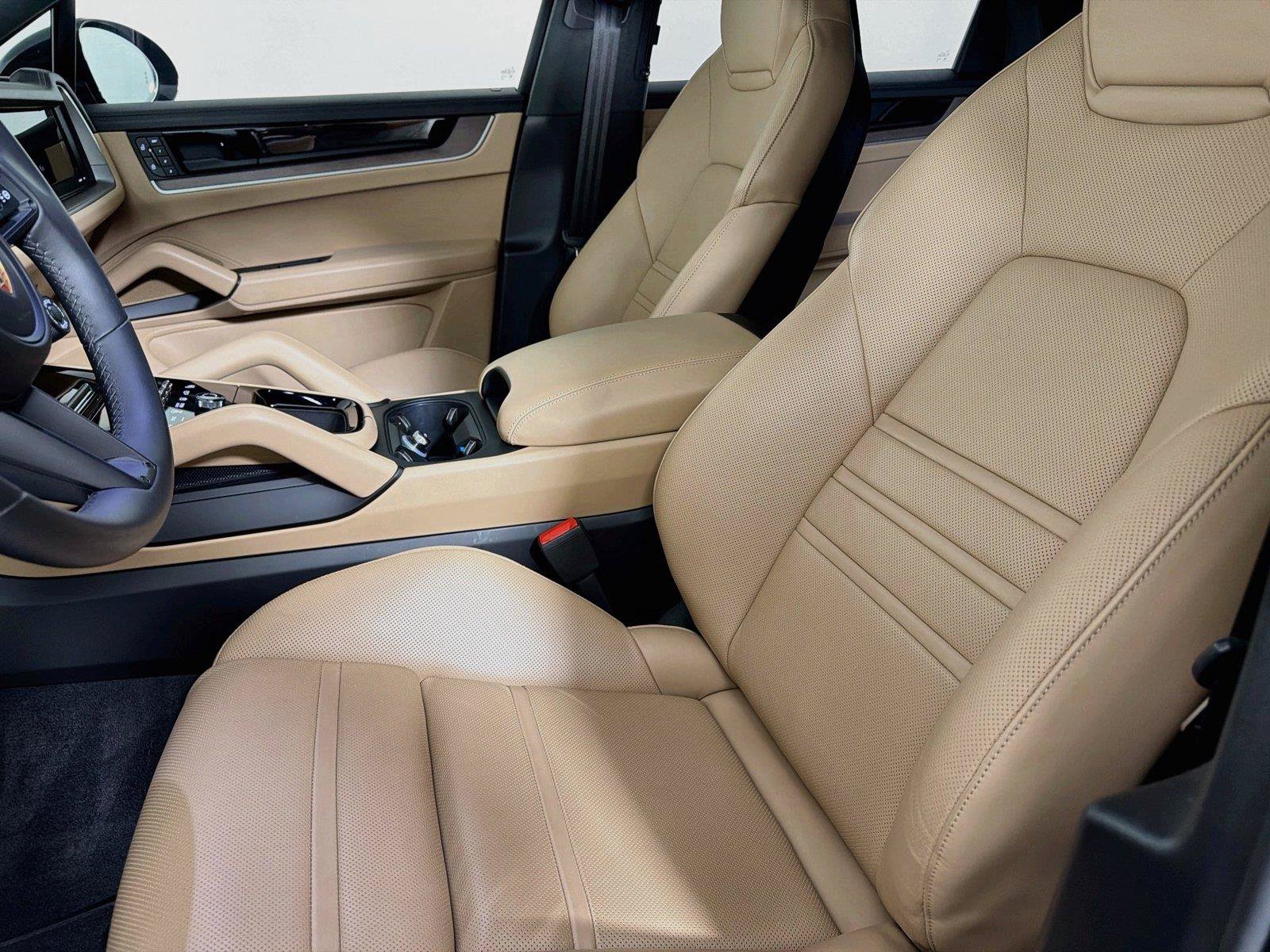 Certified 2025 Porsche Cayenne S AWD/4WD image 5