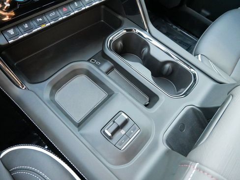 Used 2025 GMC Sierra 2500 AT4X w/ AT4X AEV Edition AWD/4WD image 25
