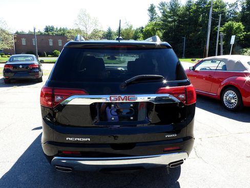 Used 2017 GMC Acadia Denali w/ Technology Package image 4