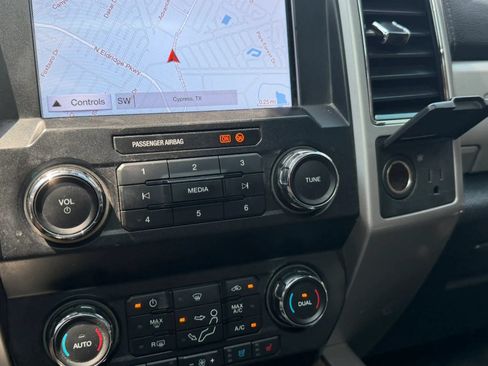 Used 2019 Ford F250 Lariat w/ Lariat Ultimate Package AWD/4WD image 24