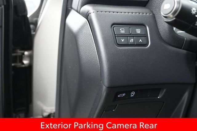 Used 2023 Lexus LX 600 4WD w/ Luxury Package image 24