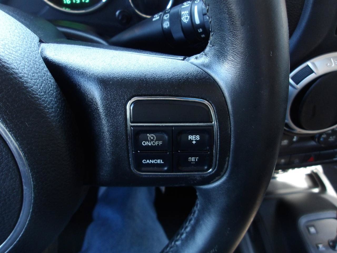 Used 2011 Jeep Wrangler Unlimited Rubicon w/ Dual Top Group AWD/4WD image 16