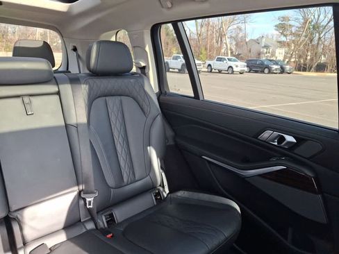 Used 2023 BMW X7 xDrive40i image 14