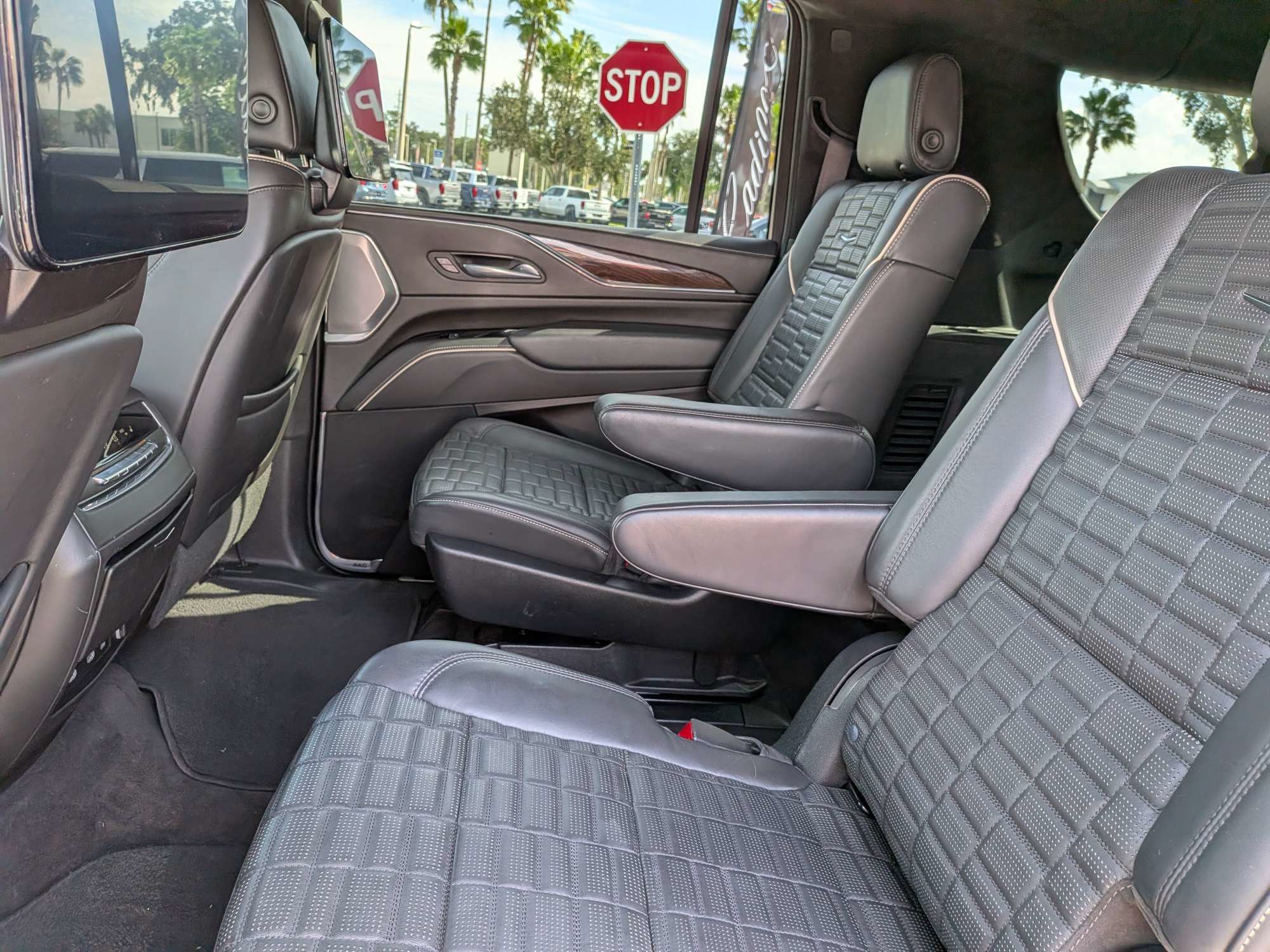 Used 2023 Cadillac Escalade ESV Sport Platinum w/ LPO, ONYX Package RWD image 17