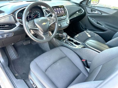 Used 2025 Chevrolet Malibu LT FWD image 18