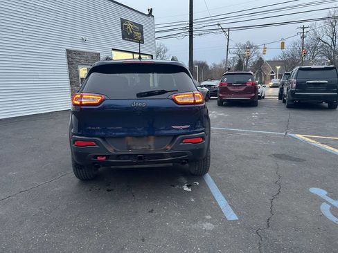 Used 2018 Jeep Cherokee Trailhawk w/ Comfort/Convenience Group image 5