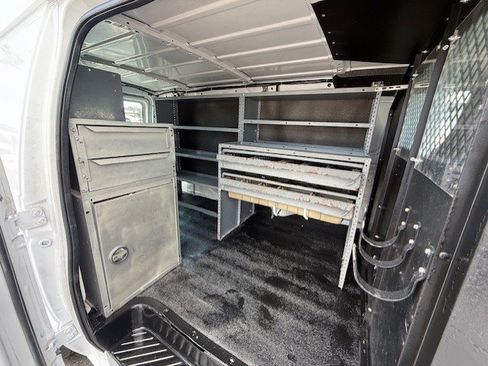 Used 2009 Ford E-350 and Econoline 350 Super Duty image 12