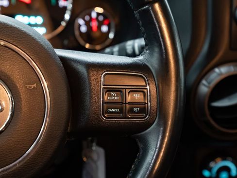 Used 2018 Jeep Wrangler Unlimited Sport w/ Connectivity Group image 13