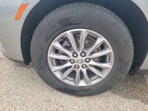 Used 2024 Buick Enclave Premium image 26