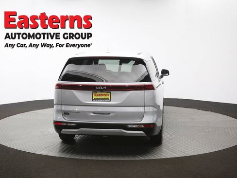 Used 2022 Kia Carnival LX image 37