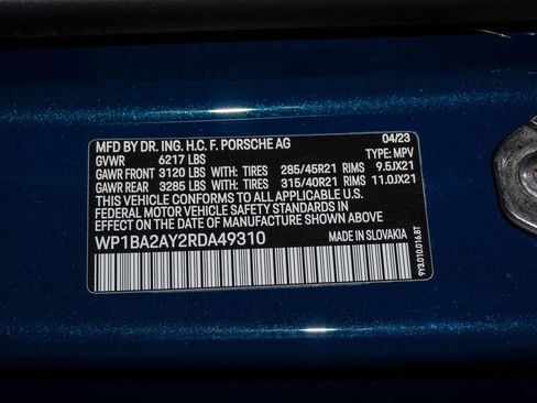 Certified 2024 Porsche Cayenne Coupe image 30