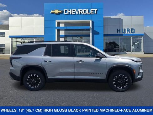 New 2025 Chevrolet Traverse Z71 w/ Enhanced Driving Package AWD/4WD image 3