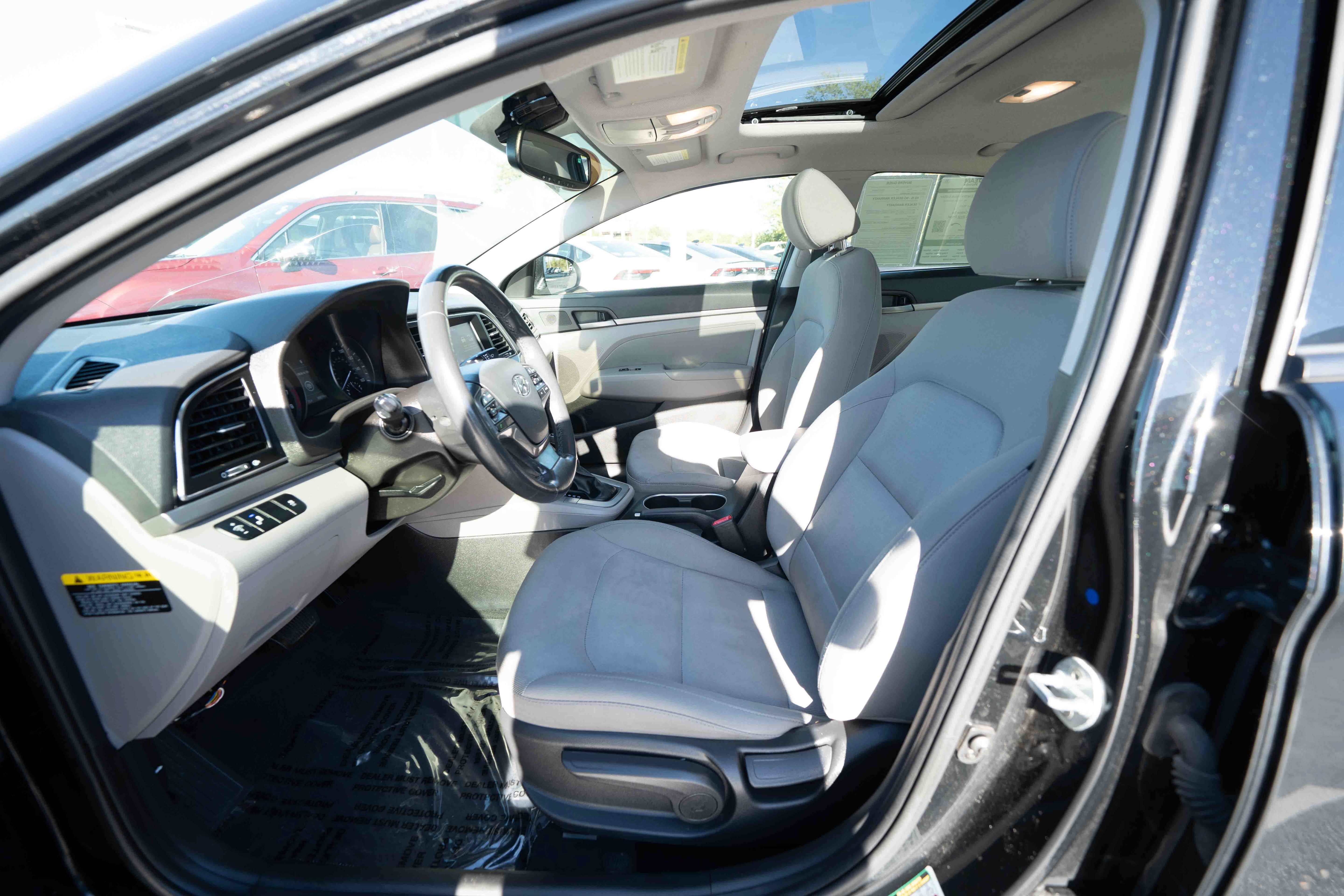 Used 2018 Hyundai Elantra Value Edition FWD image 9