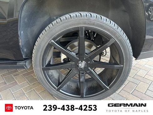 Used 2016 Cadillac Escalade Premium AWD/4WD image 13