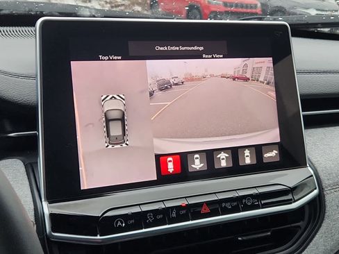 Used 2024 Jeep Compass Latitude image 14