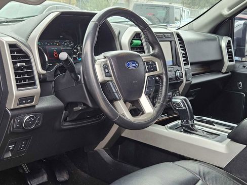 Used 2020 Ford F150 Lariat image 2