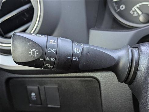 Used 2022 Toyota Tacoma TRD Off-Road w/ Technology Package RWD image 7