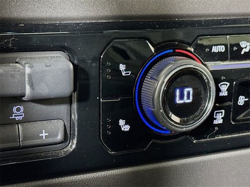 Used 2025 Chevrolet Silverado 1500 LT image 18