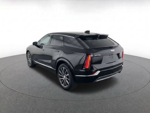 Used 2025 Cadillac Optiq Luxury 1 AWD/4WD image 3