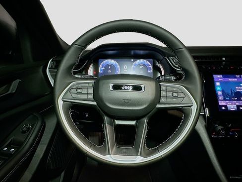New 2025 Jeep Grand Cherokee Altitude AWD/4WD image 7