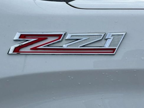 Used 2025 Chevrolet Silverado 1500 RST w/ Z71 Off-Road Package AWD/4WD image 4