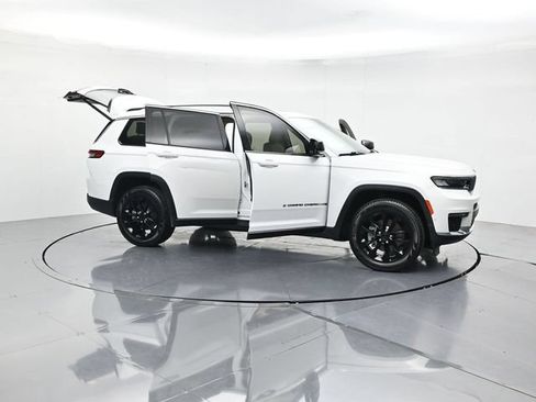 Used 2021 Jeep Grand Cherokee L Limited w/ Luxury Tech Group II AWD/4WD image 56
