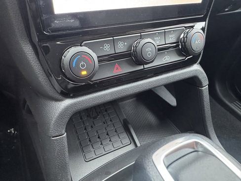 New 2025 Ford Ranger XLT w/ Equipment Group 301A High image 35