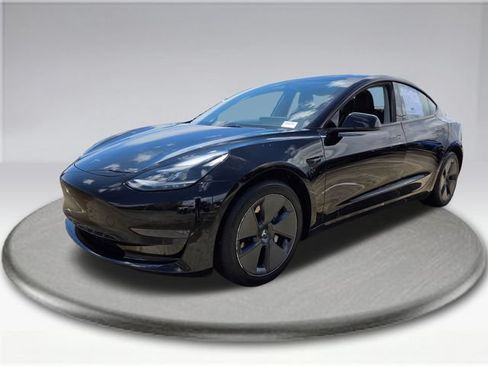 Used 2023 Tesla Model 3 Standard Range RWD image 17