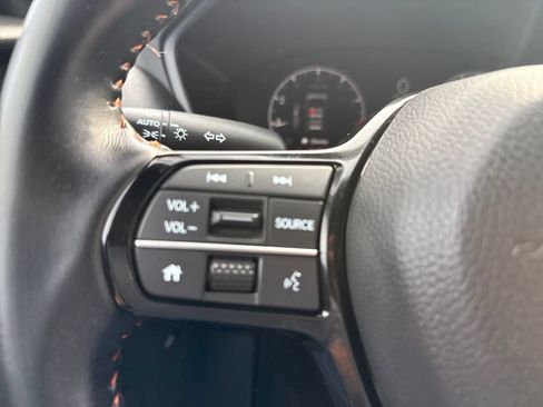 Certified 2025 Honda HR-V Sport image 24