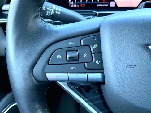 Used 2024 Cadillac Escalade ESV Sport w/ LPO, ONYX Package AWD/4WD image 23