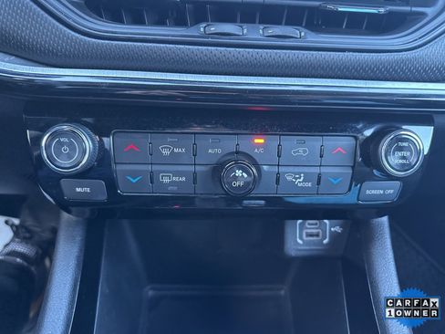 Used 2023 Jeep Compass Trailhawk image 4