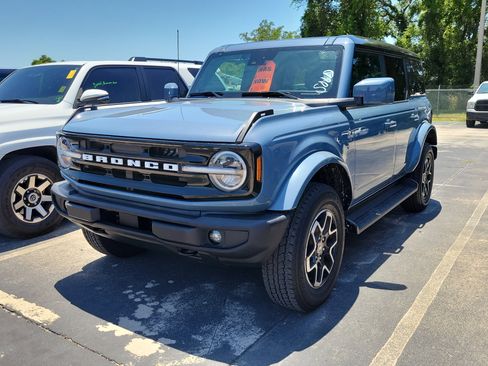 Used 2025 Ford Bronco Outer Banks AWD/4WD image 3