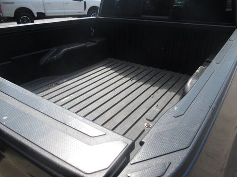 Used 2022 Toyota Tacoma SR AWD/4WD image 8