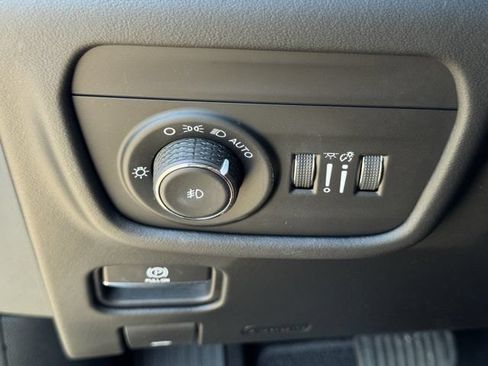Used 2022 Jeep Grand Cherokee L Summit AWD/4WD image 25