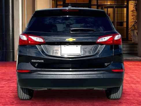 Used 2020 Chevrolet Equinox LS w/ LS Convenience Package FWD image 5