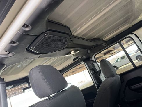 Used 2021 Jeep Wrangler Unlimited Sport image 29