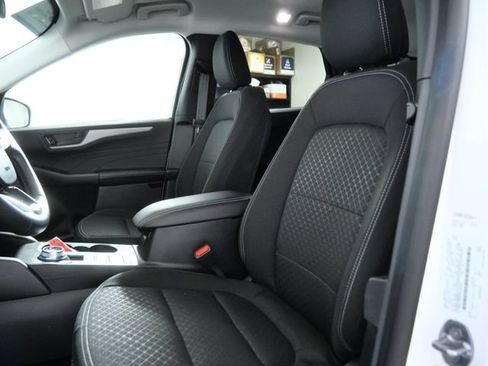 Certified 2025 Ford Escape Active w/ Cold Weather Package AWD/4WD image 16