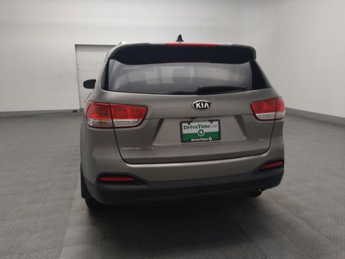 Used 2016 Kia Sorento FWD image 6